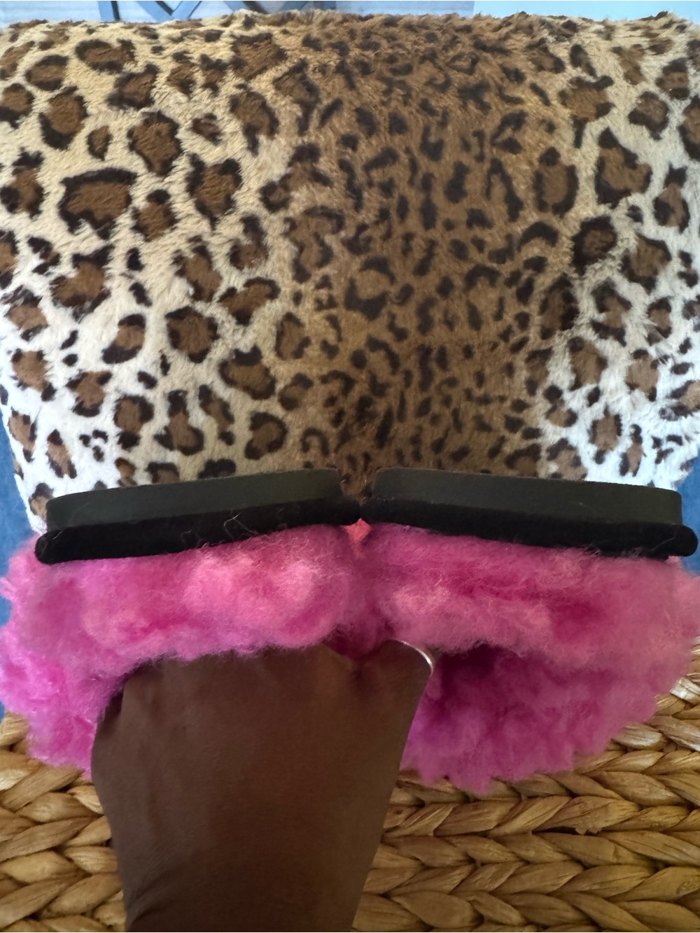 Kurt Geiger London Pink Shearling Slippers – Size 8 (BNWOB) - Picture 4 of 4